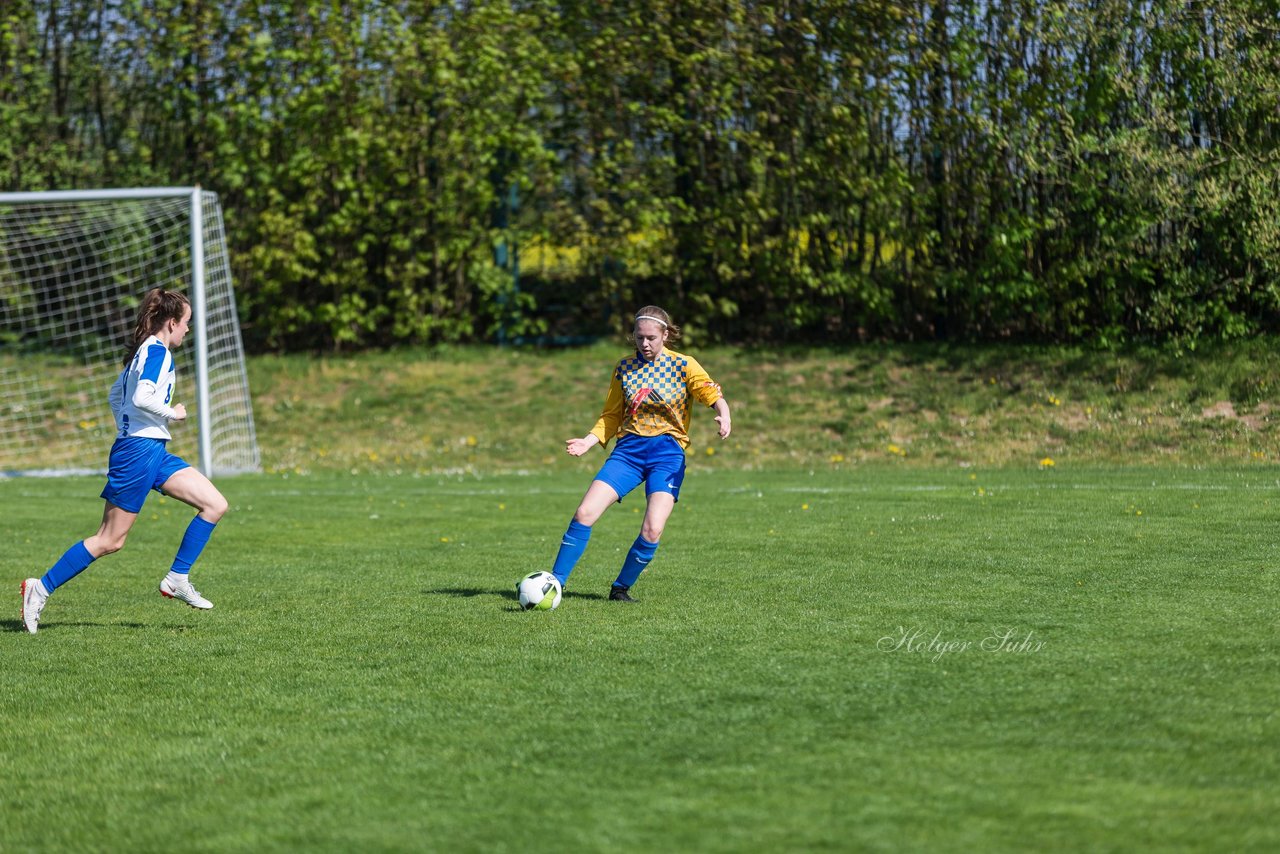 Bild 189 - B-Juniorinnen Bramstedter TS - SSV Hennstedt : Ergebnis: 3:7